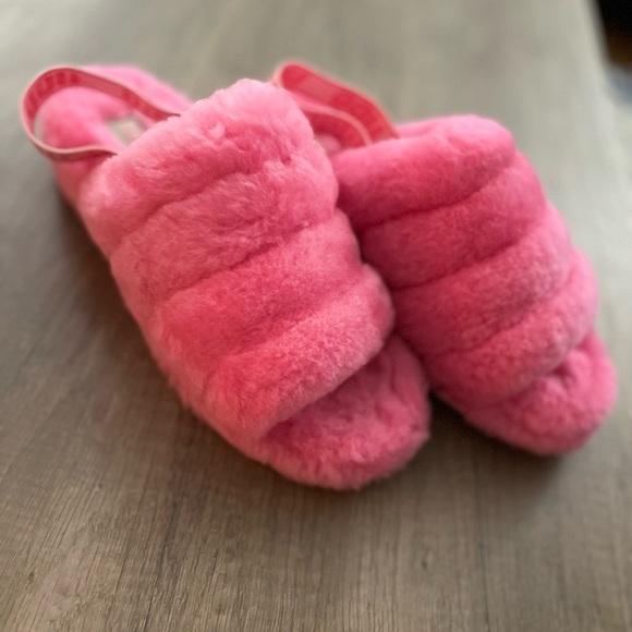 Pink UGG fluff yeah slides - Picture 1 of 4